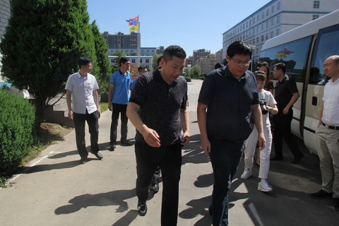 Director of Huayuankou Management Committee led the team members for a visit and an in-depth intervi